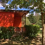 Bunte Ferienhaussiedlung Holiday park