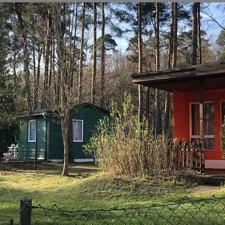 Bunte Ferienhaussiedlung