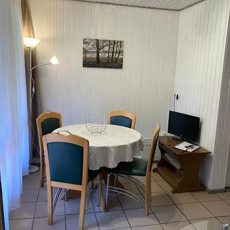 Bunte Ferienhaussiedlung Πάρκο διακοπών Rheinsberg