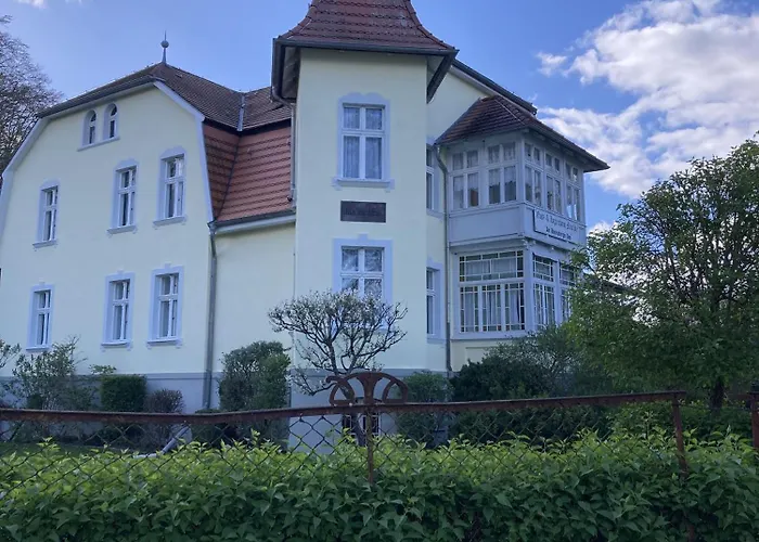 Bunte Ferienhaussiedlung