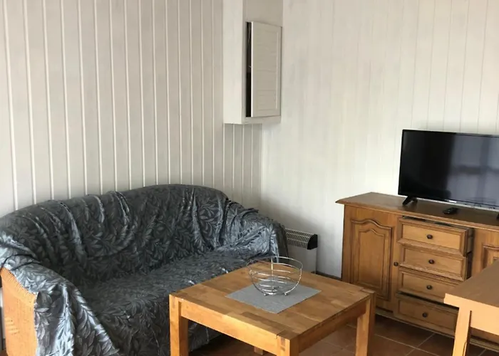 Bunte Ferienhaussiedlung 赖因斯贝格