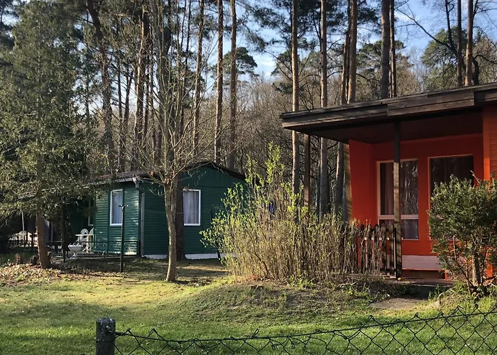 Bunte Ferienhaussiedlung